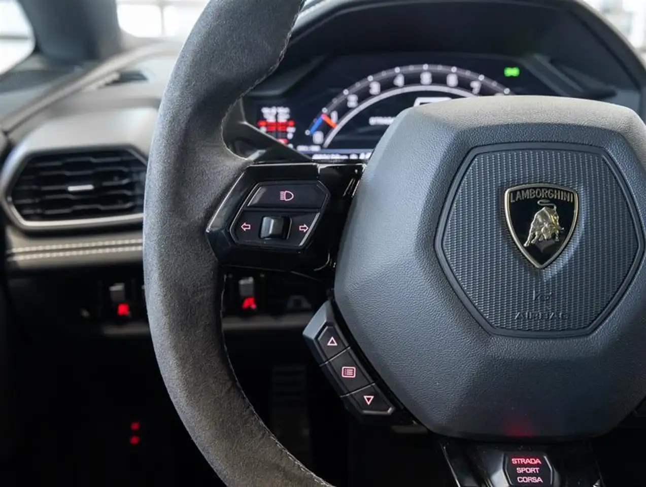 Lamborghini Huracán снимка Lamborghini Huracán