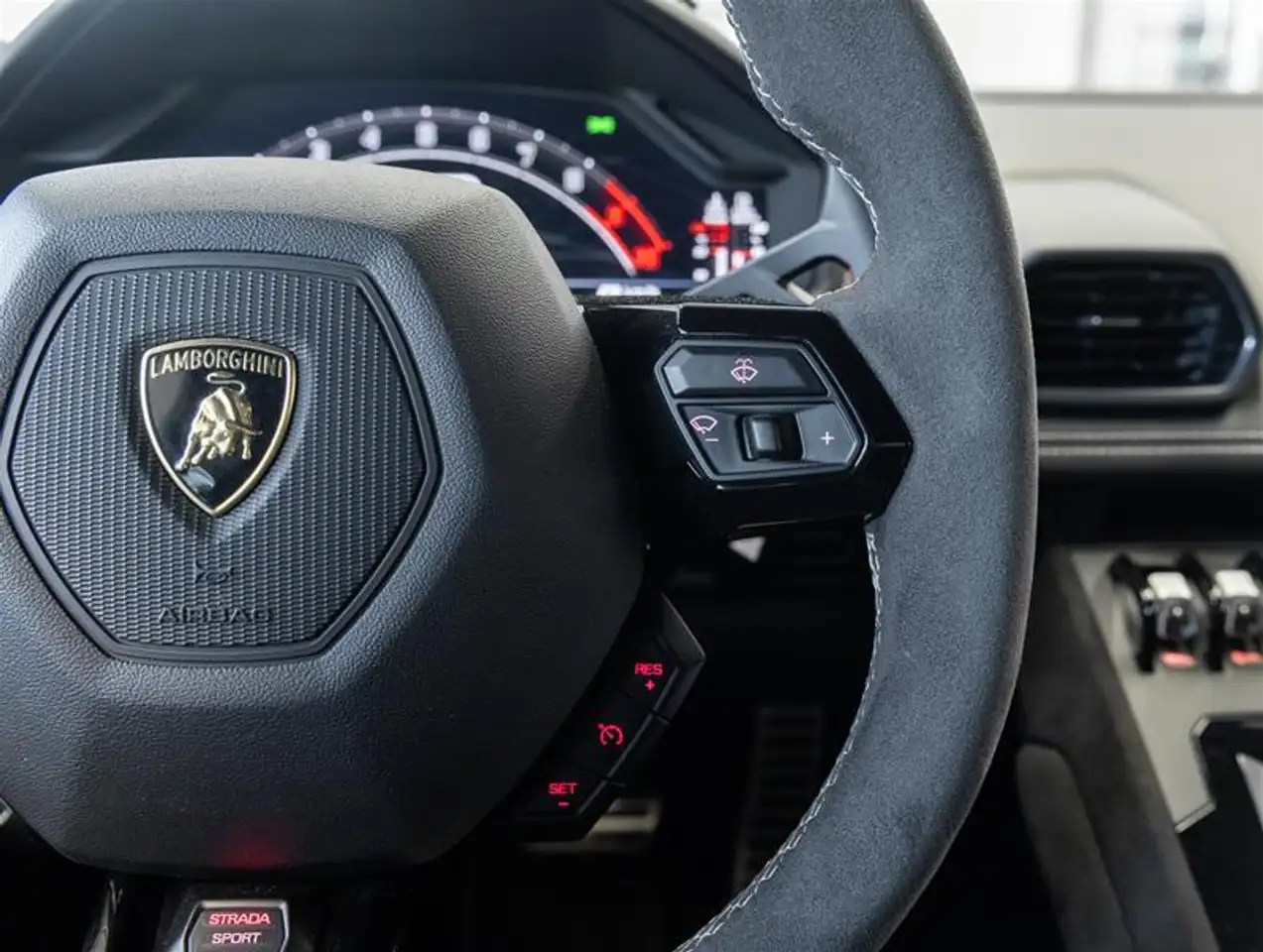 Lamborghini Huracán снимка Lamborghini Huracán