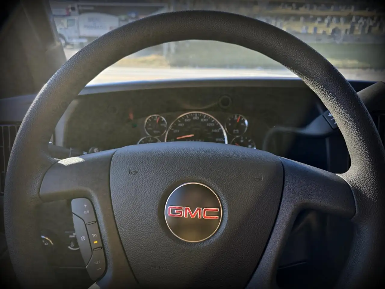 GMC Savana fotografie GMC Savana
