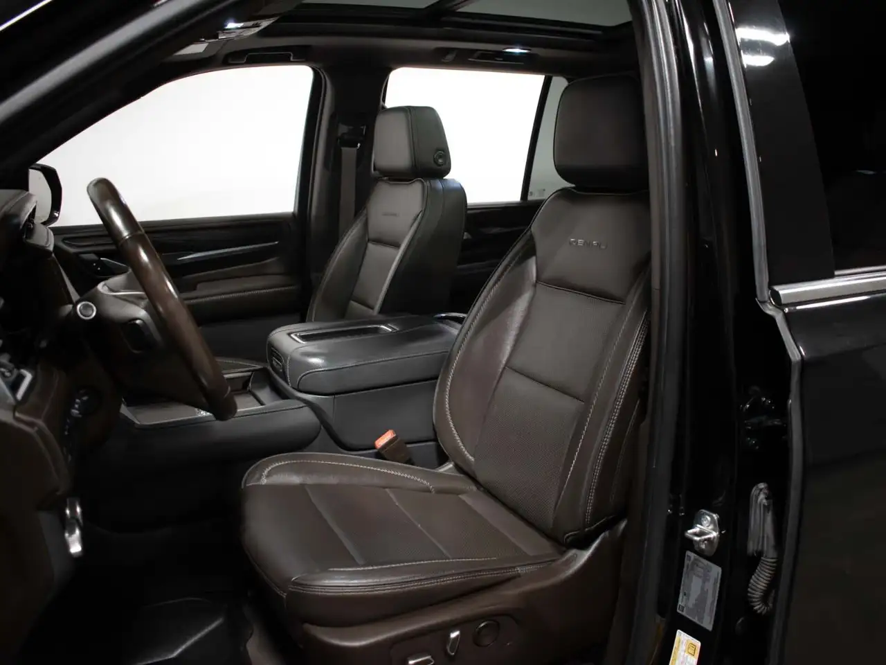 GMC Yukon снимка GMC Yukon