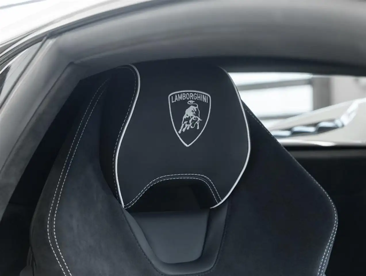 Lamborghini Huracán снимка Lamborghini Huracán