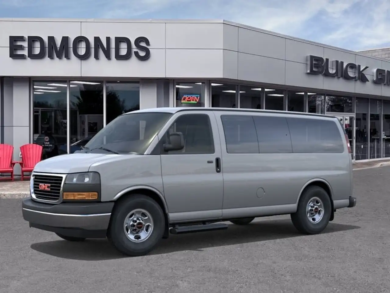 GMC Savana снимка GMC Savana