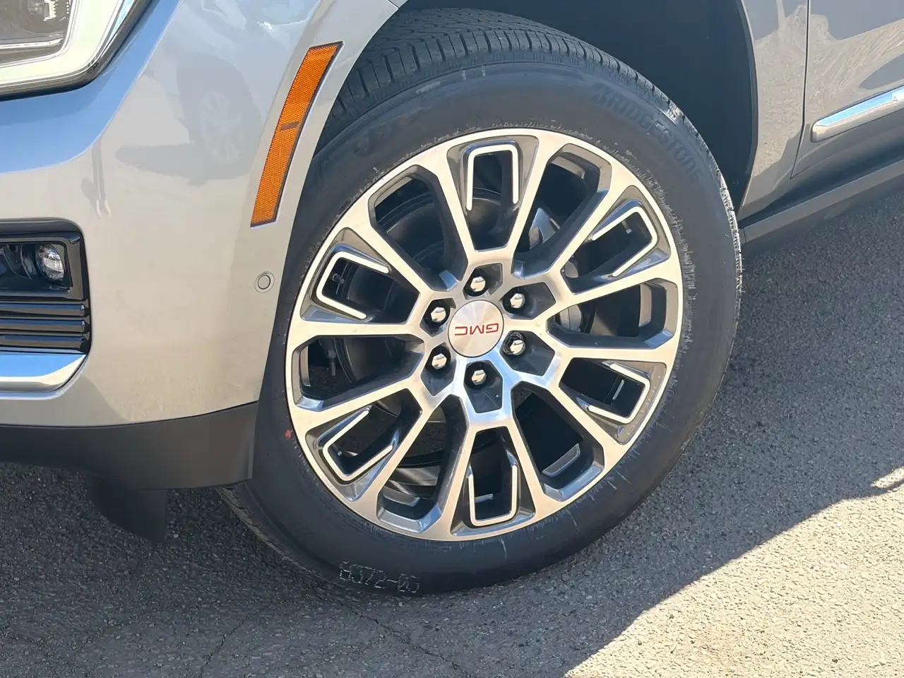 GMC Yukon photo GMC Yukon
