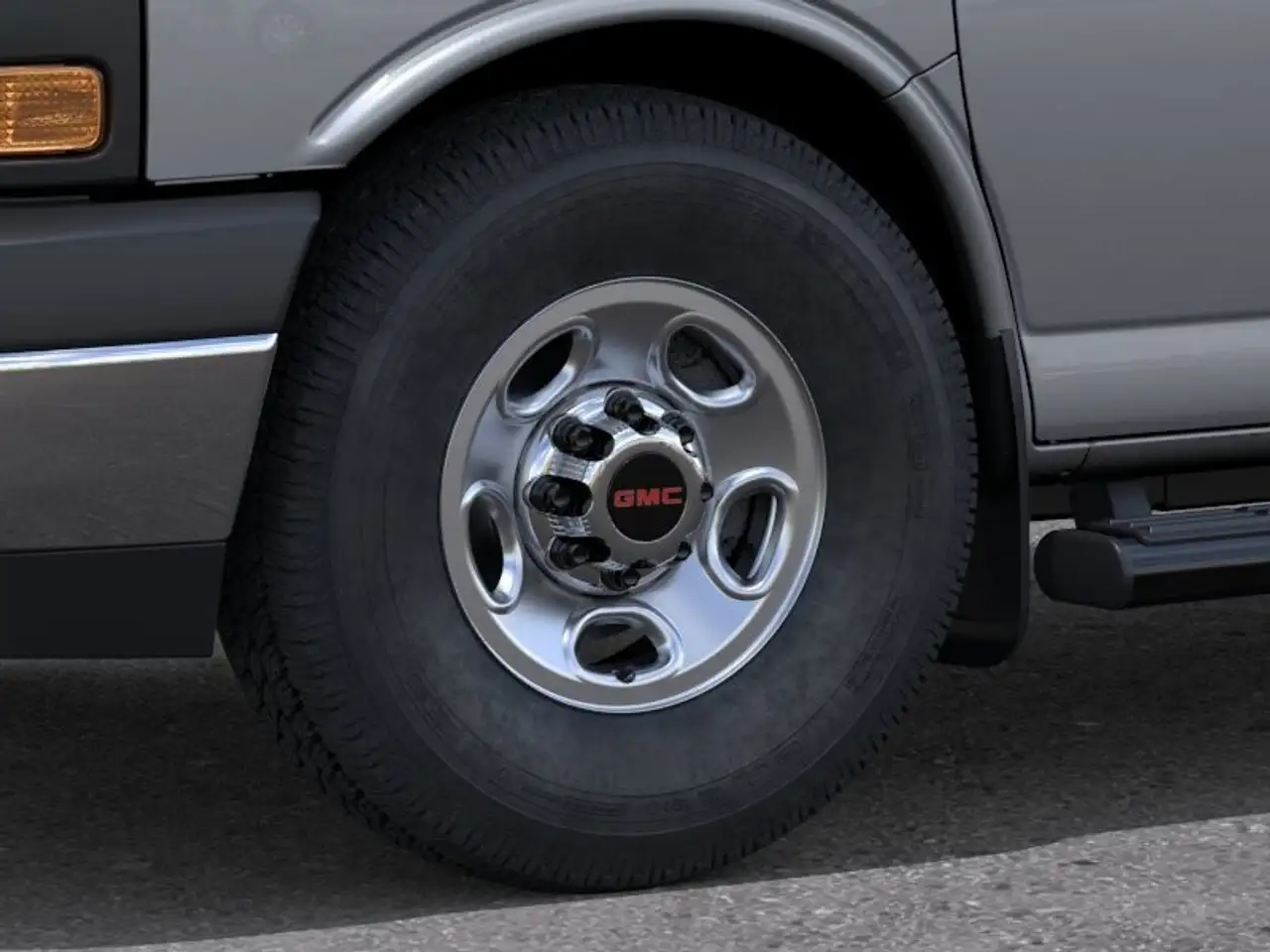 GMC Savana снимка GMC Savana