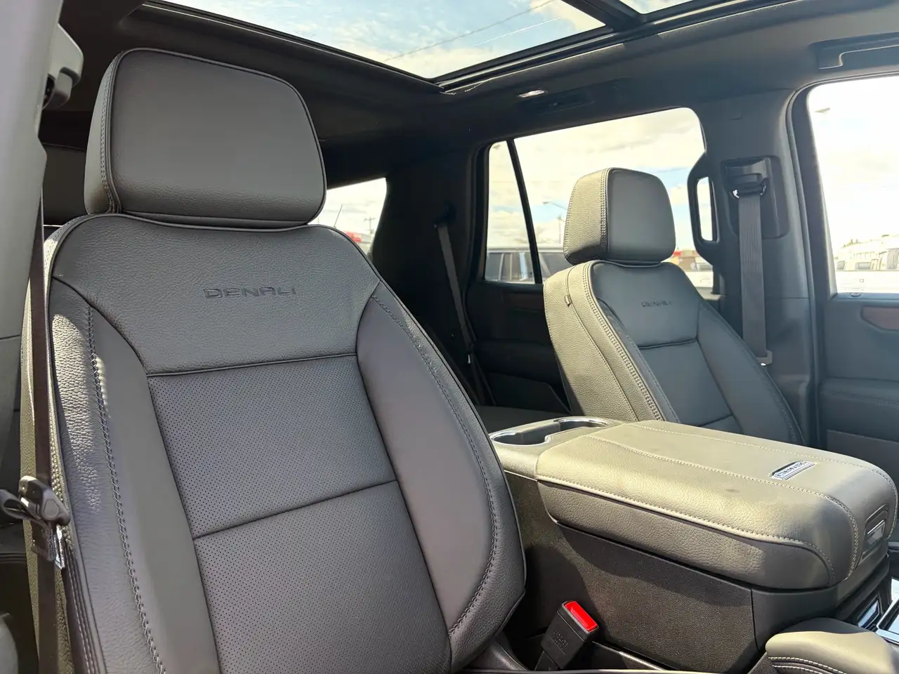 GMC Yukon photo GMC Yukon