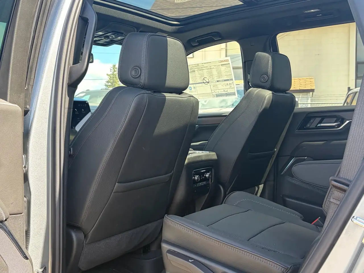 GMC Yukon photo GMC Yukon