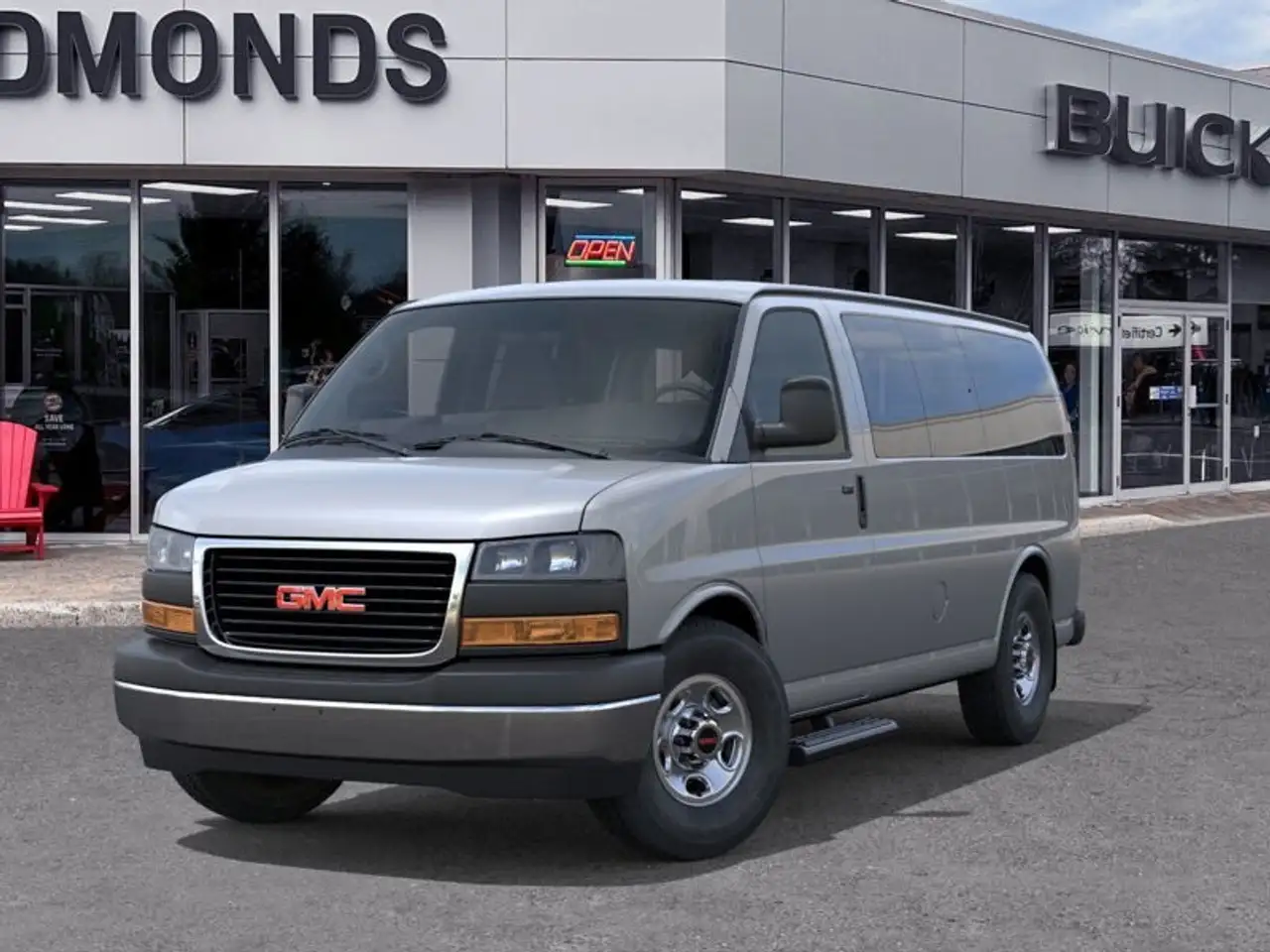 GMC Savana photo GMC Savana