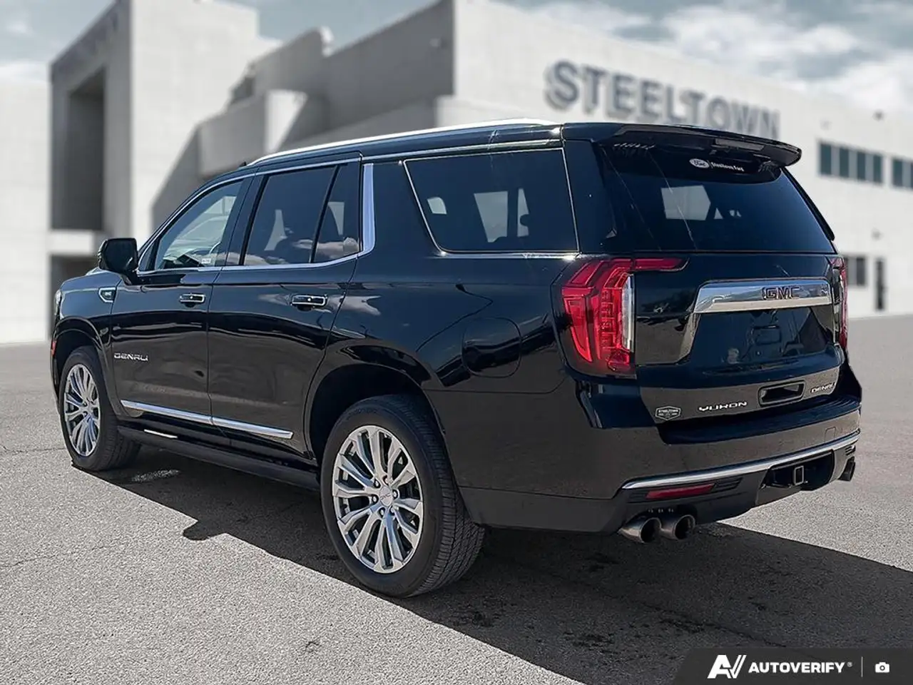 GMC Yukon photo GMC Yukon