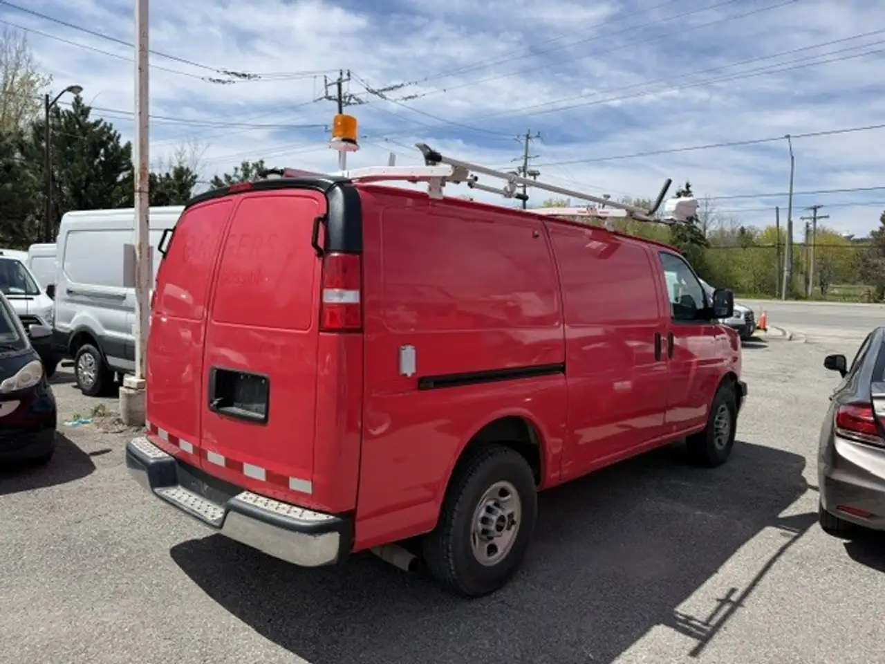 GMC Savana снимка GMC Savana