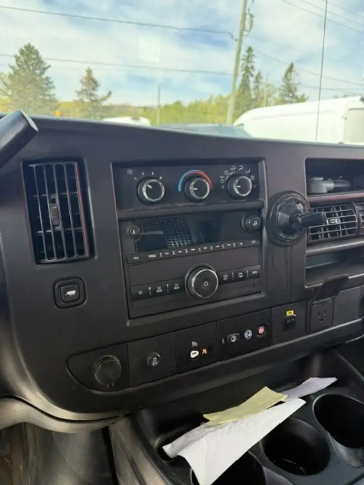 GMC Savana снимка GMC Savana