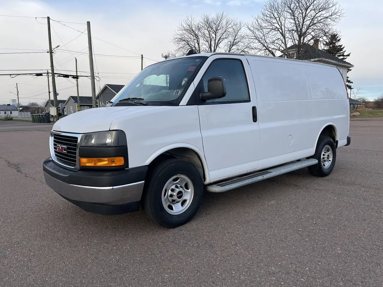 GMC Savana снимка GMC Savana