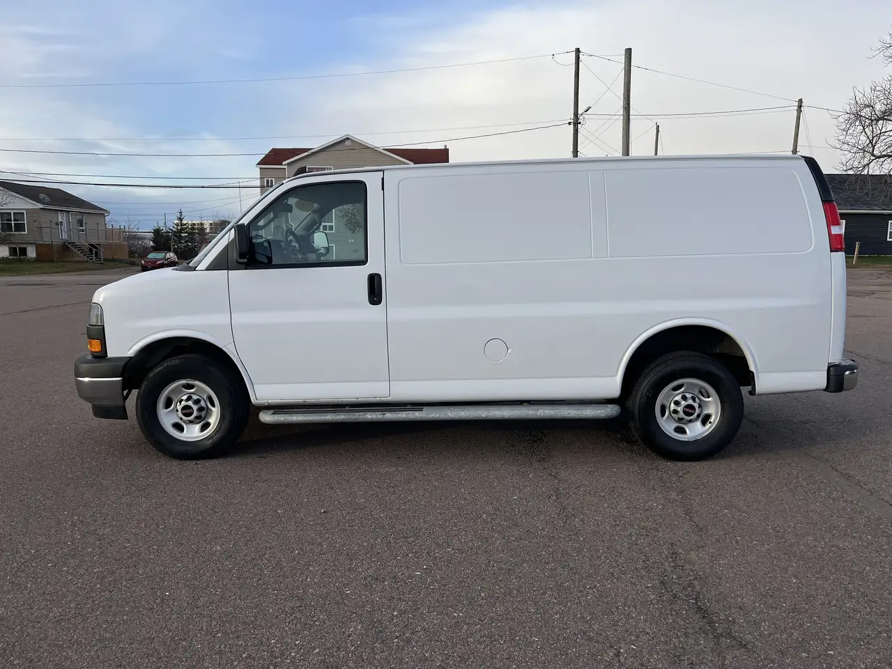GMC Savana снимка GMC Savana