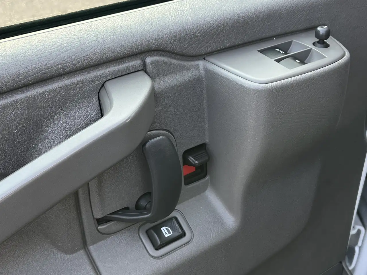 GMC Savana снимка GMC Savana