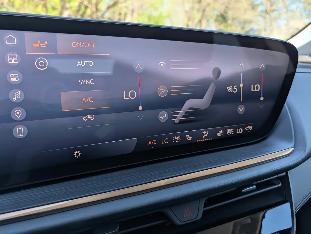 Buick Envision photo Buick Envision