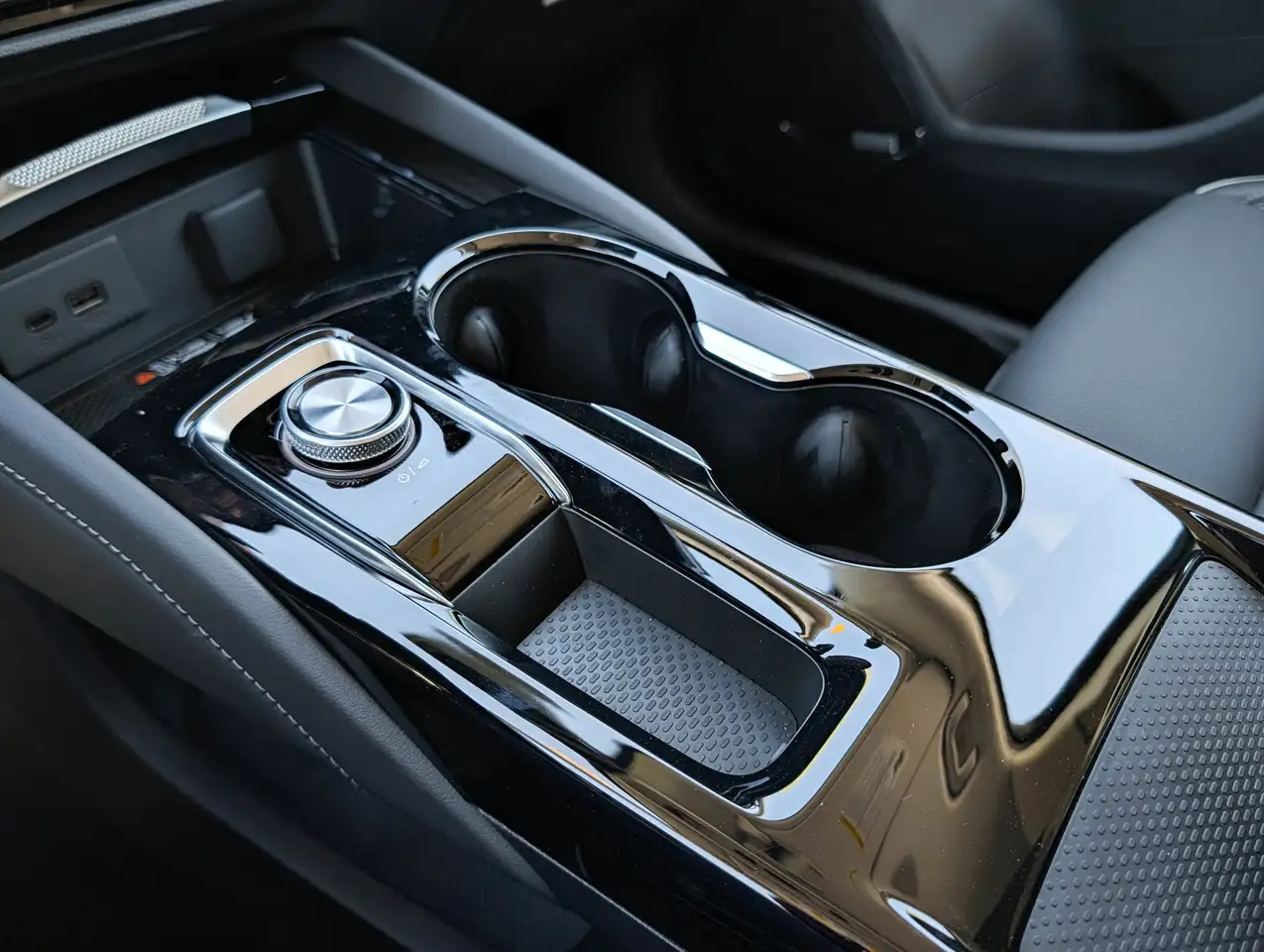 Buick Envision photo Buick Envision
