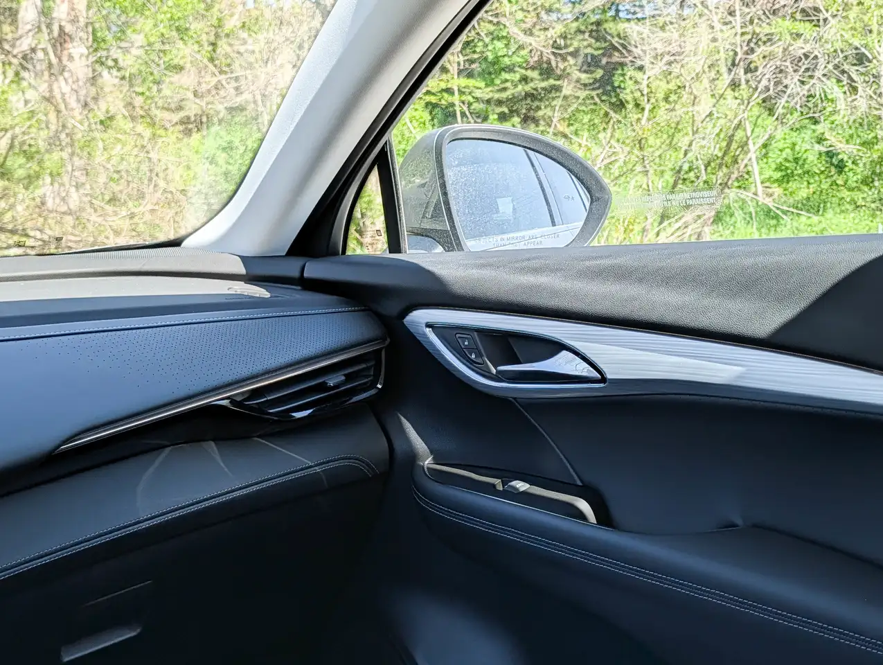 Buick Envision photo Buick Envision