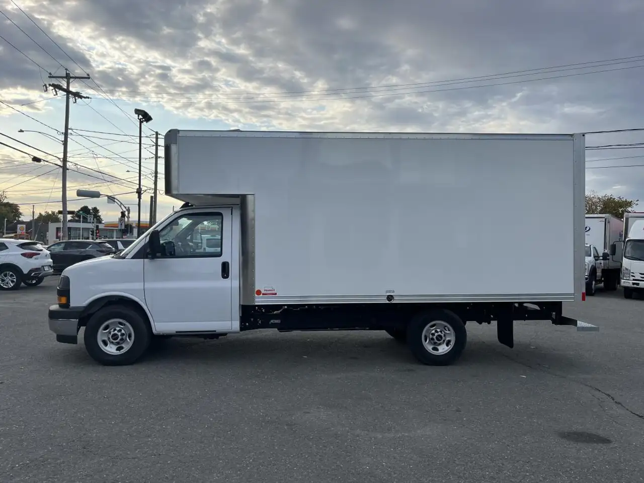 GMC Savana 3500 снимка GMC Savana 3500