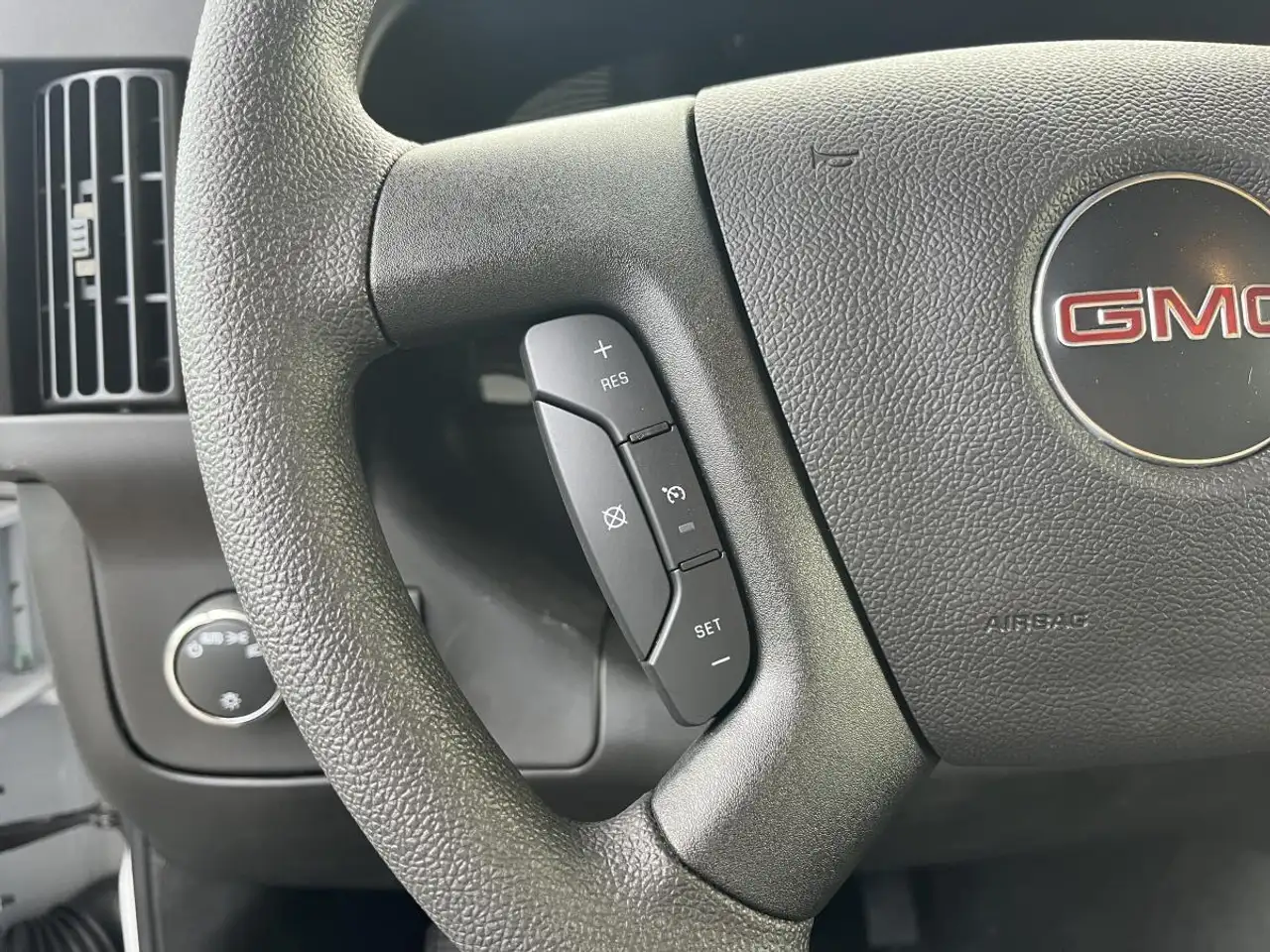 GMC Savana 3500 снимка GMC Savana 3500