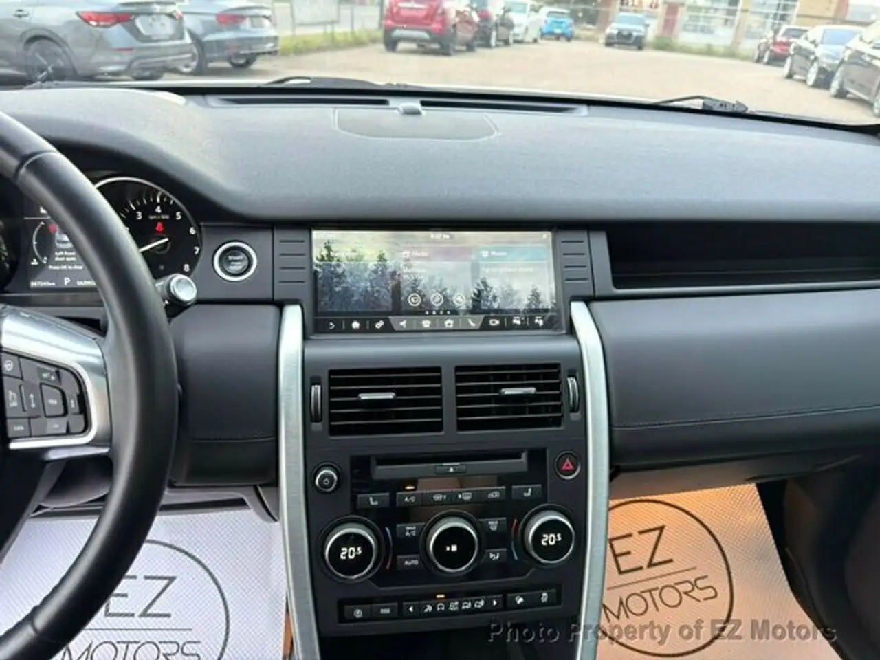 Land Rover Discovery Sport снимка Land Rover Discovery Sport