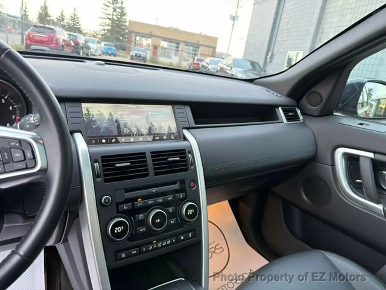 Land Rover Discovery Sport снимка Land Rover Discovery Sport