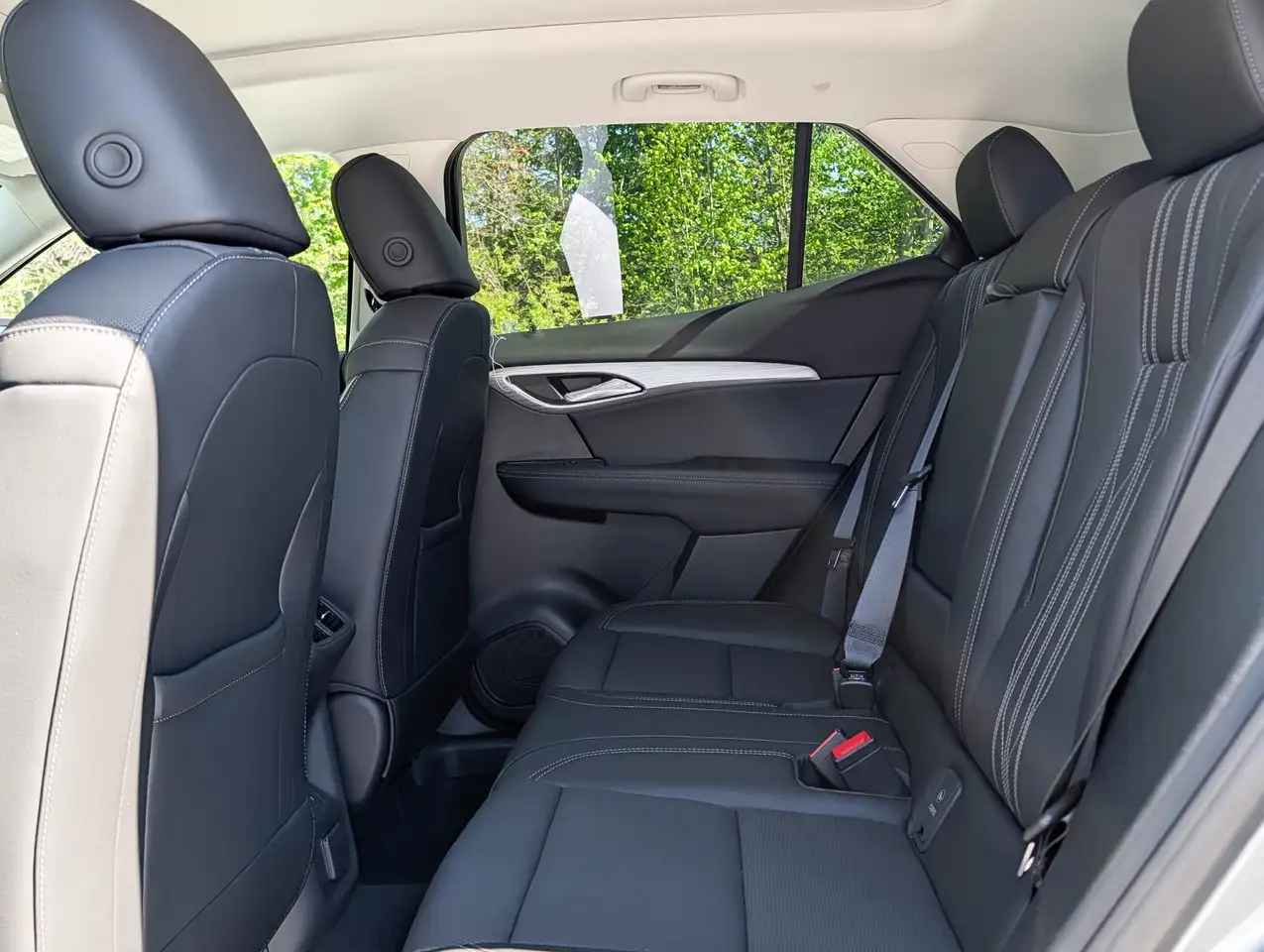 Buick Envision photo Buick Envision