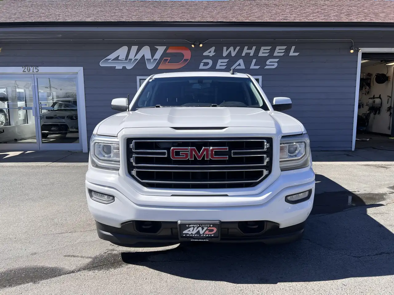GMC Sierra 1500 снимка GMC Sierra 1500