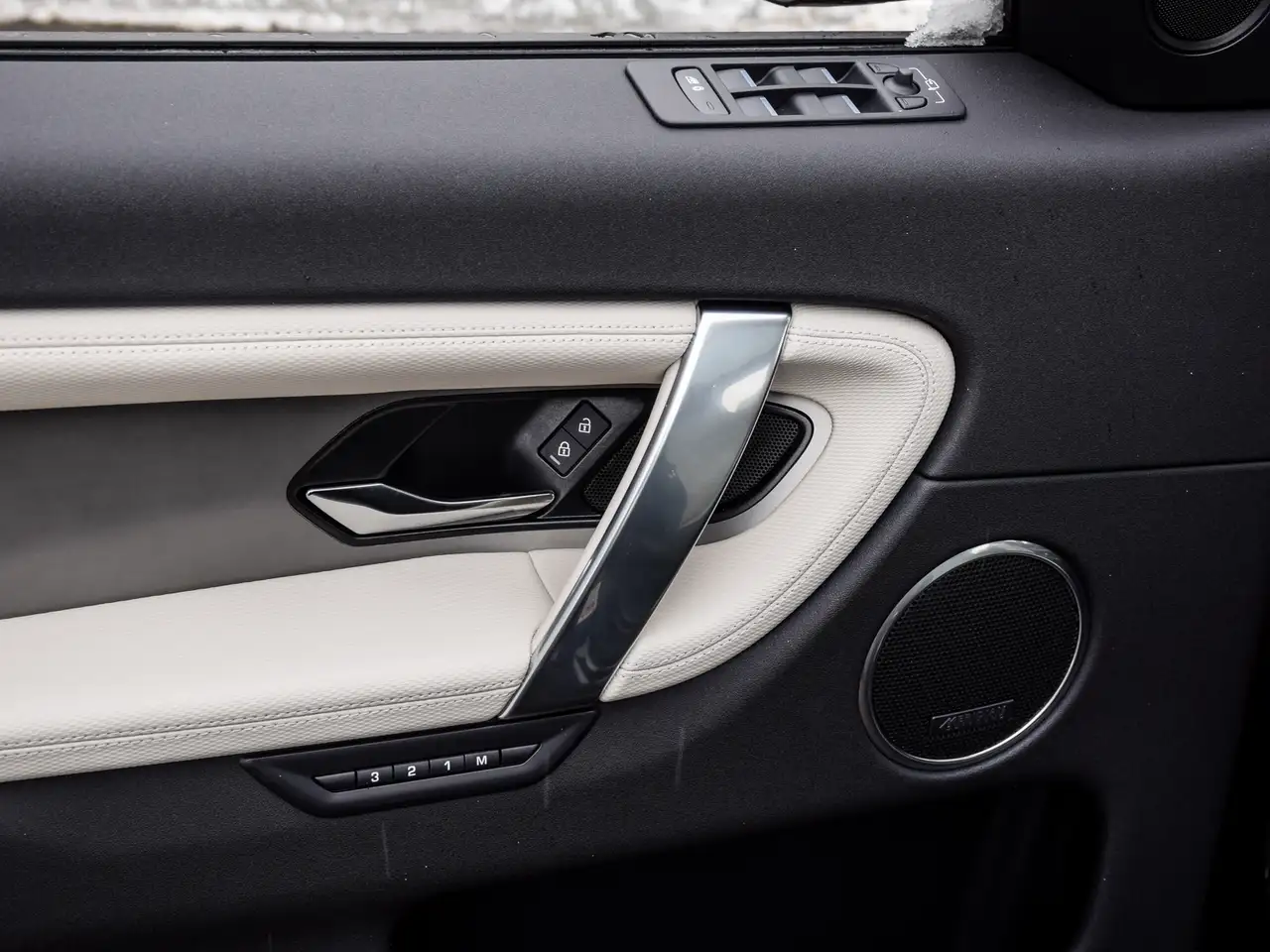 Land Rover Discovery Sport снимка Land Rover Discovery Sport