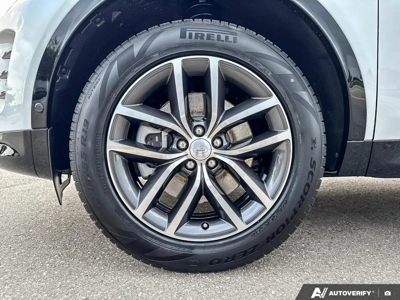 Land Rover Discovery Sport снимка Land Rover Discovery Sport
