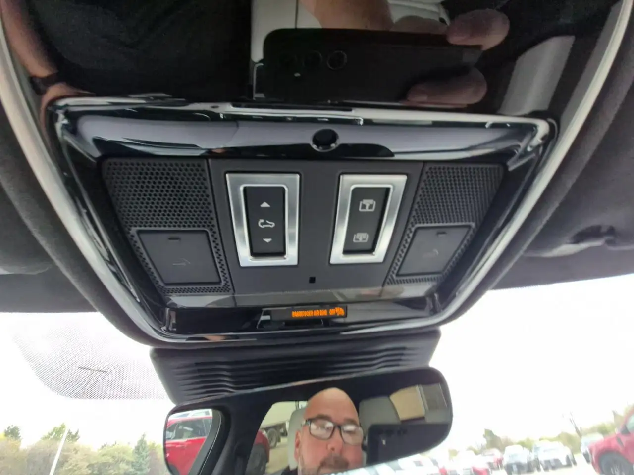 Land Rover Range Rover Velar photo Land Rover Range Rover Velar