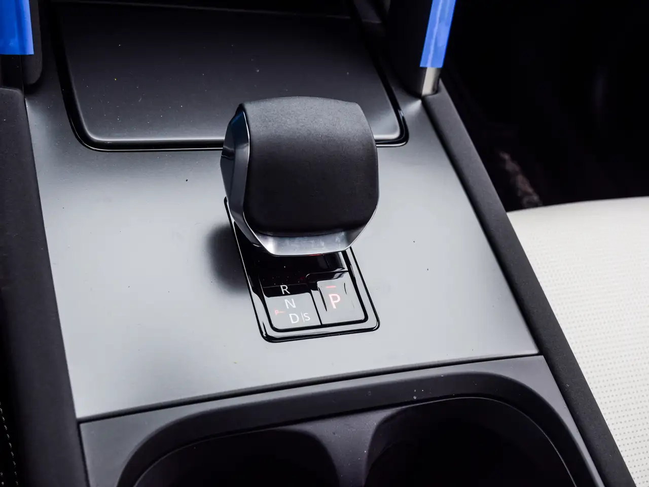 Land Rover Discovery Sport снимка Land Rover Discovery Sport