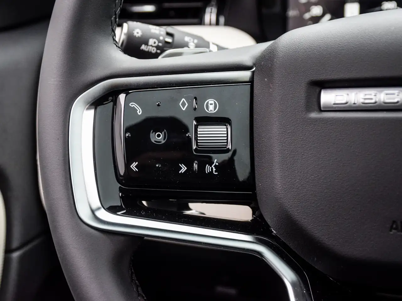 Land Rover Discovery Sport снимка Land Rover Discovery Sport
