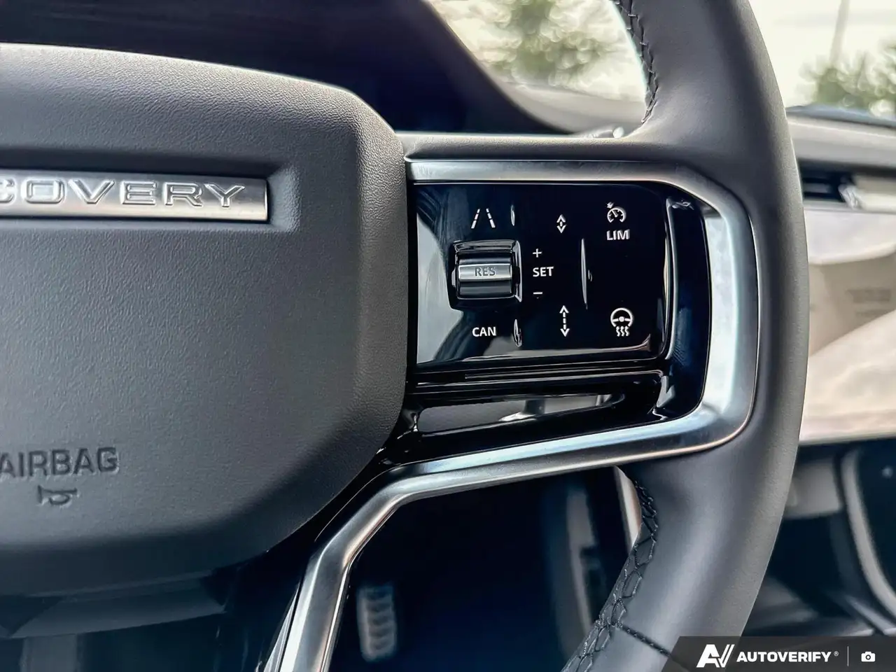 Land Rover Discovery Sport снимка Land Rover Discovery Sport