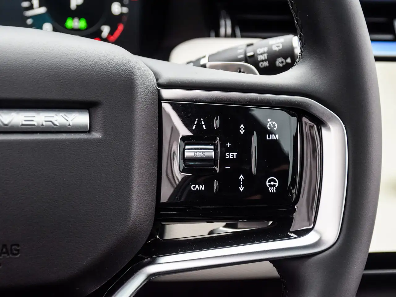 Land Rover Discovery Sport снимка Land Rover Discovery Sport
