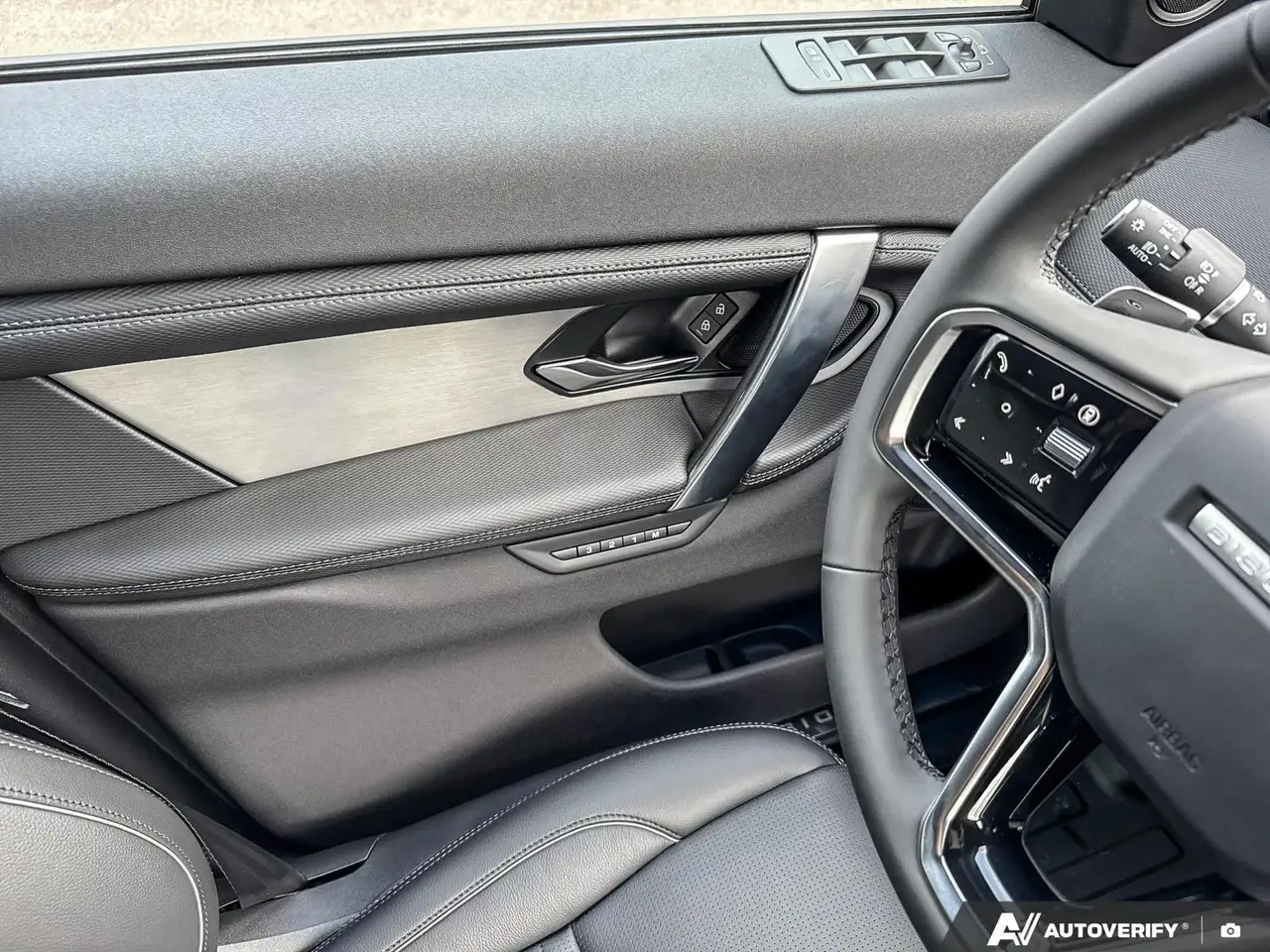 Land Rover Discovery Sport снимка Land Rover Discovery Sport