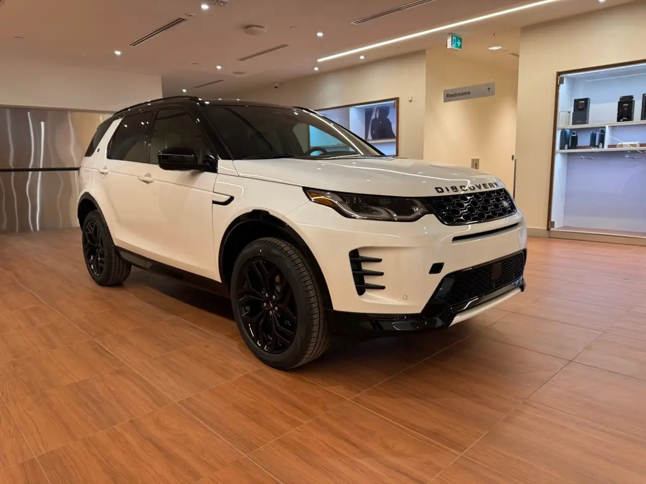 Land Rover Discovery Sport photo Land Rover Discovery Sport