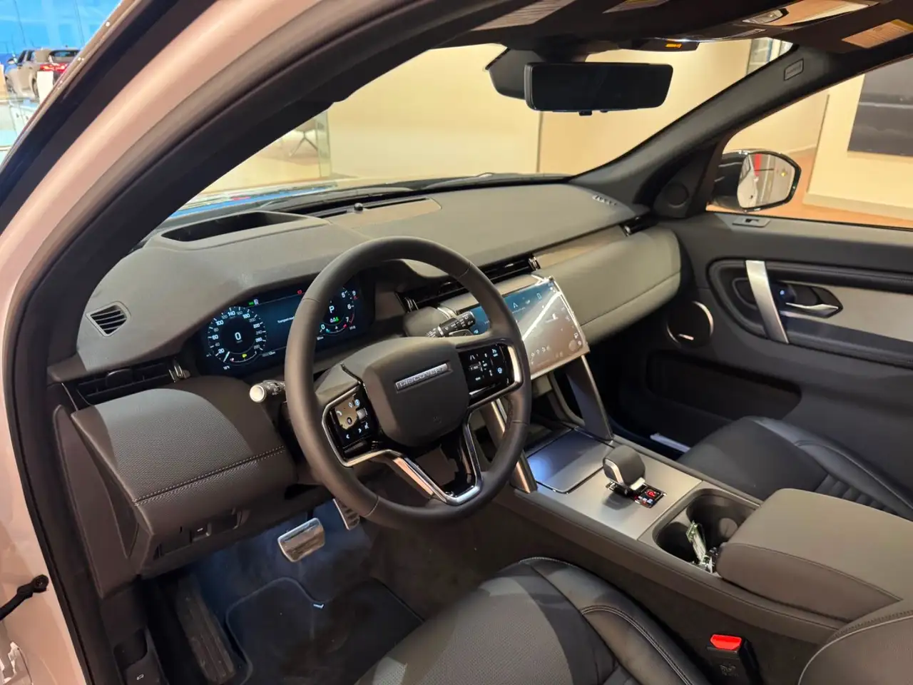 Land Rover Discovery Sport photo Land Rover Discovery Sport
