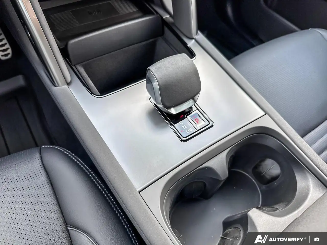 Land Rover Discovery Sport снимка Land Rover Discovery Sport