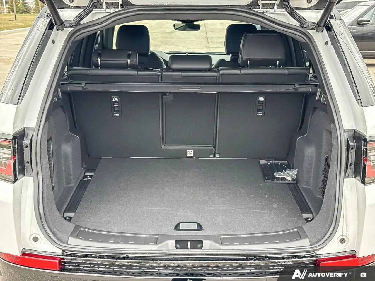 Land Rover Discovery Sport снимка Land Rover Discovery Sport