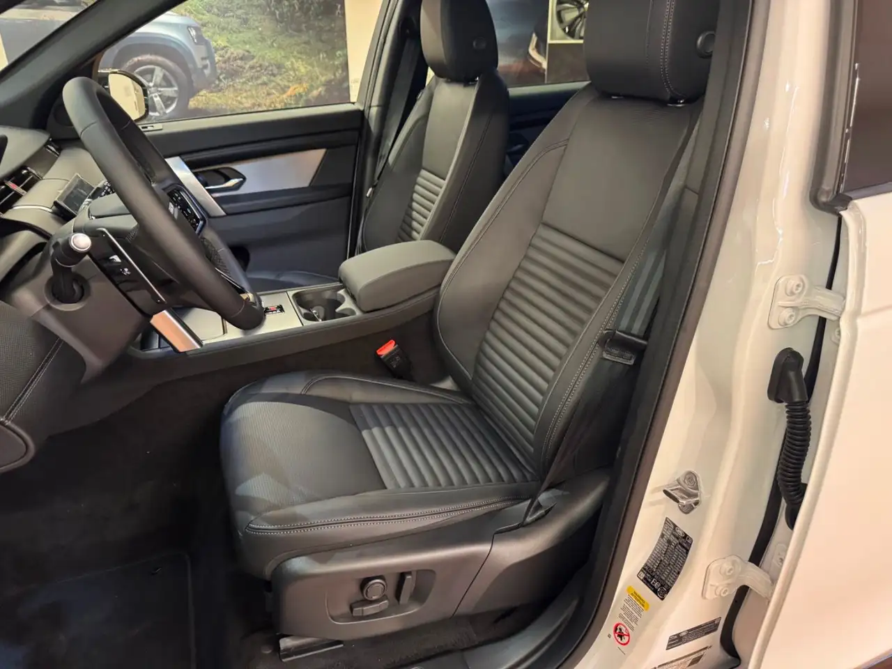 Land Rover Discovery Sport photo Land Rover Discovery Sport