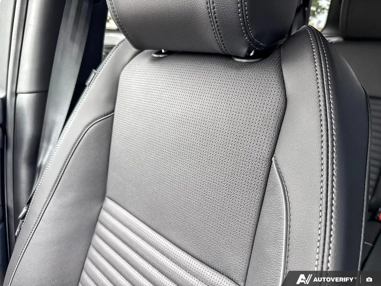 Land Rover Discovery Sport снимка Land Rover Discovery Sport