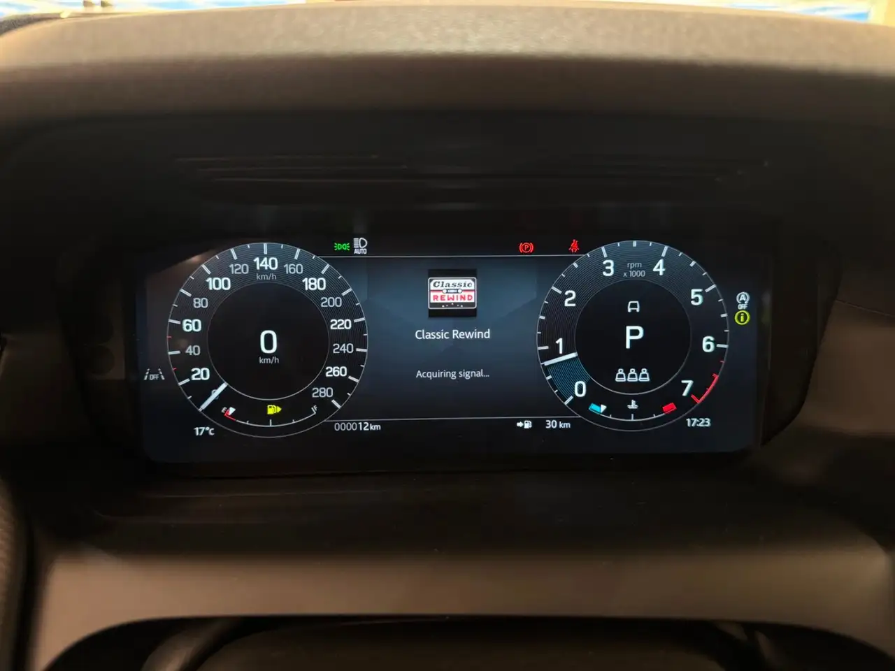 Land Rover Discovery Sport photo Land Rover Discovery Sport