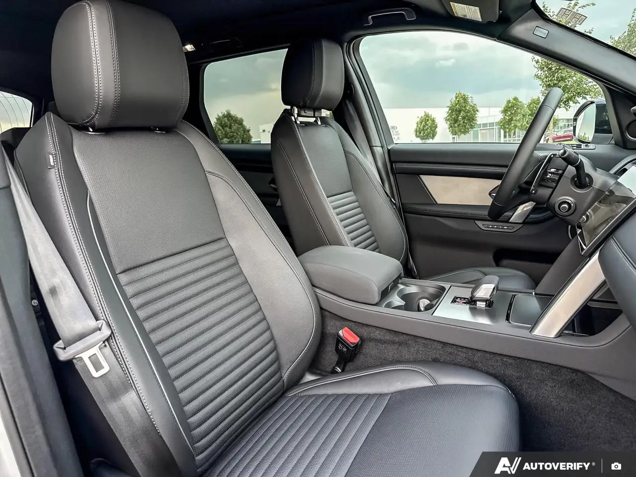 Land Rover Discovery Sport снимка Land Rover Discovery Sport