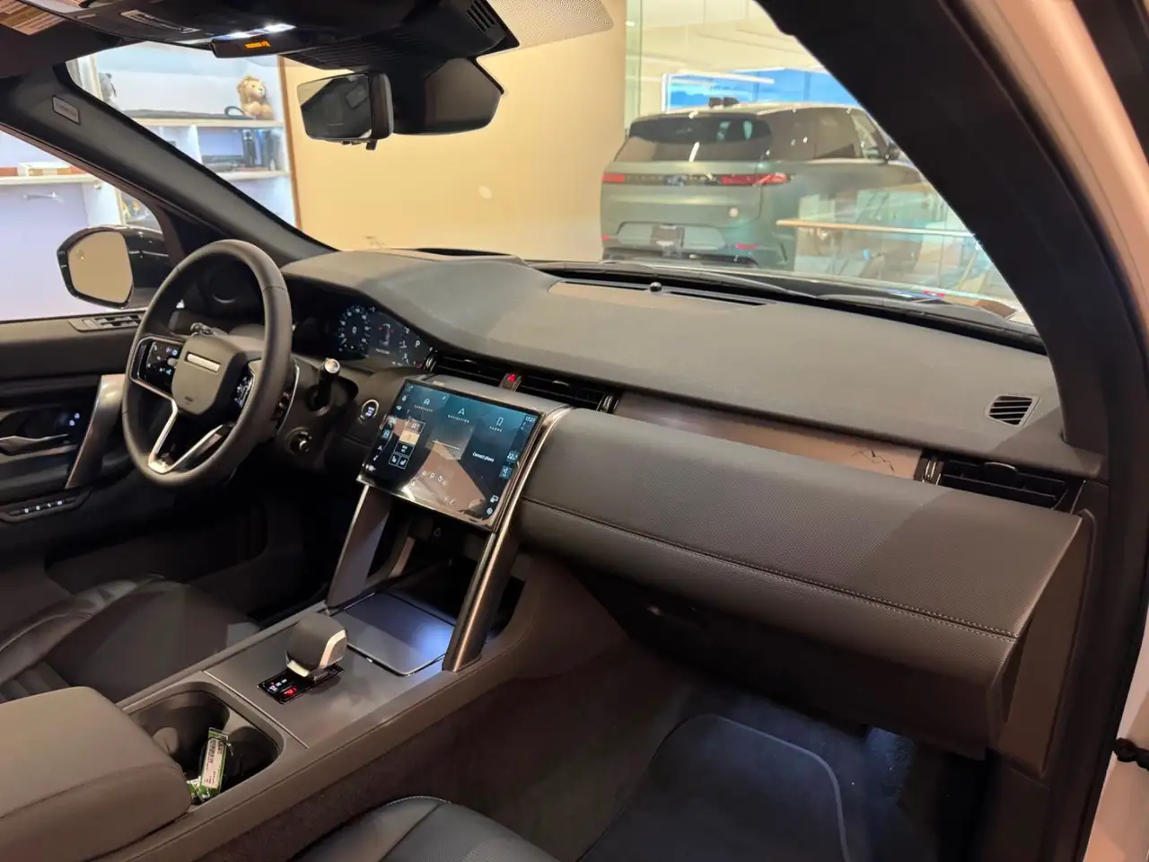 Land Rover Discovery Sport photo Land Rover Discovery Sport