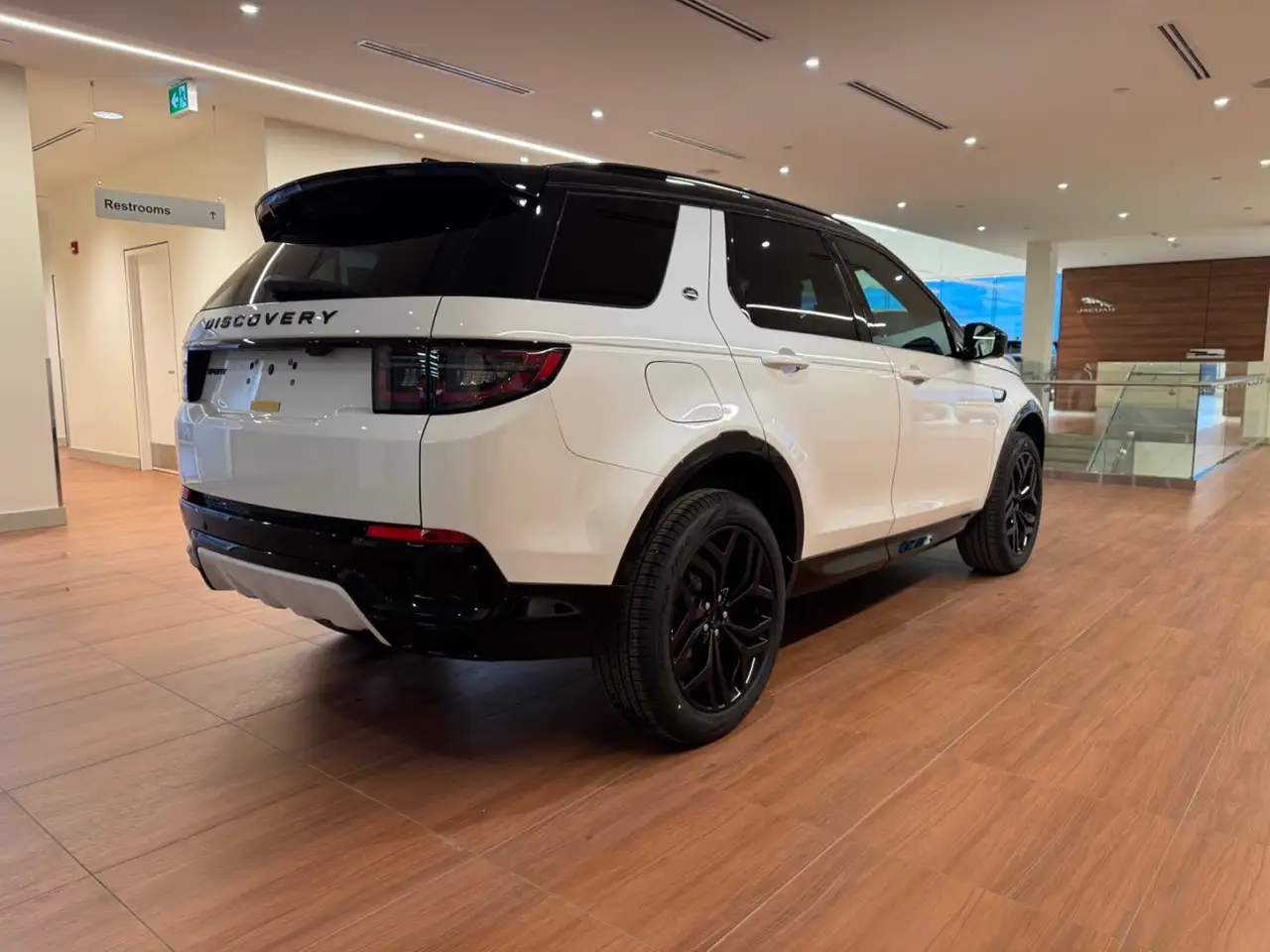 Land Rover Discovery Sport photo Land Rover Discovery Sport