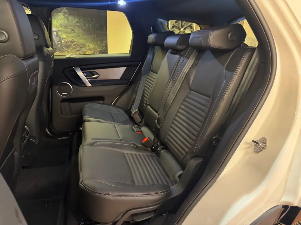 Land Rover Discovery Sport photo Land Rover Discovery Sport