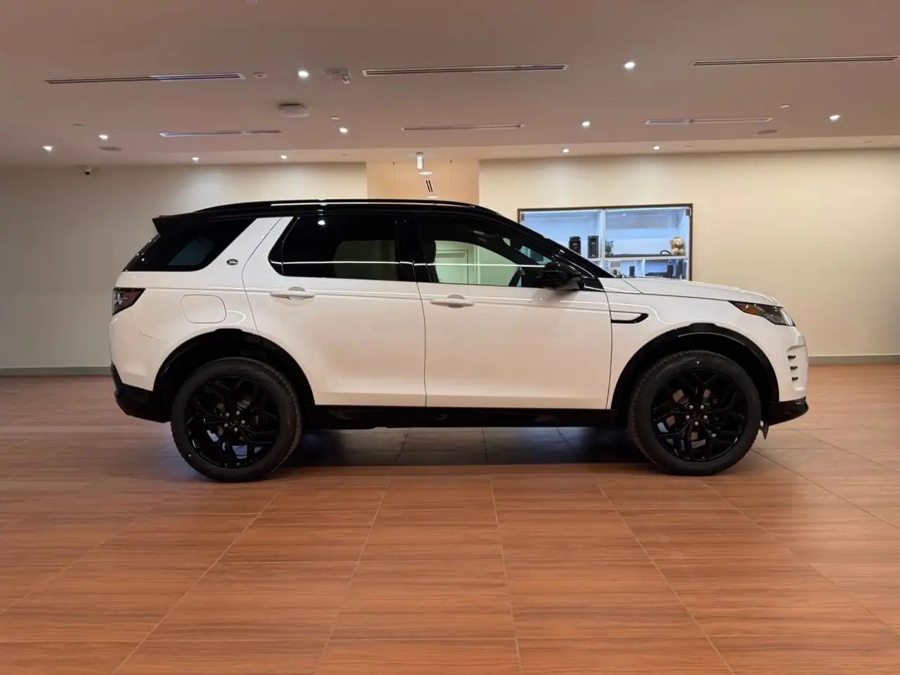 Land Rover Discovery Sport photo Land Rover Discovery Sport