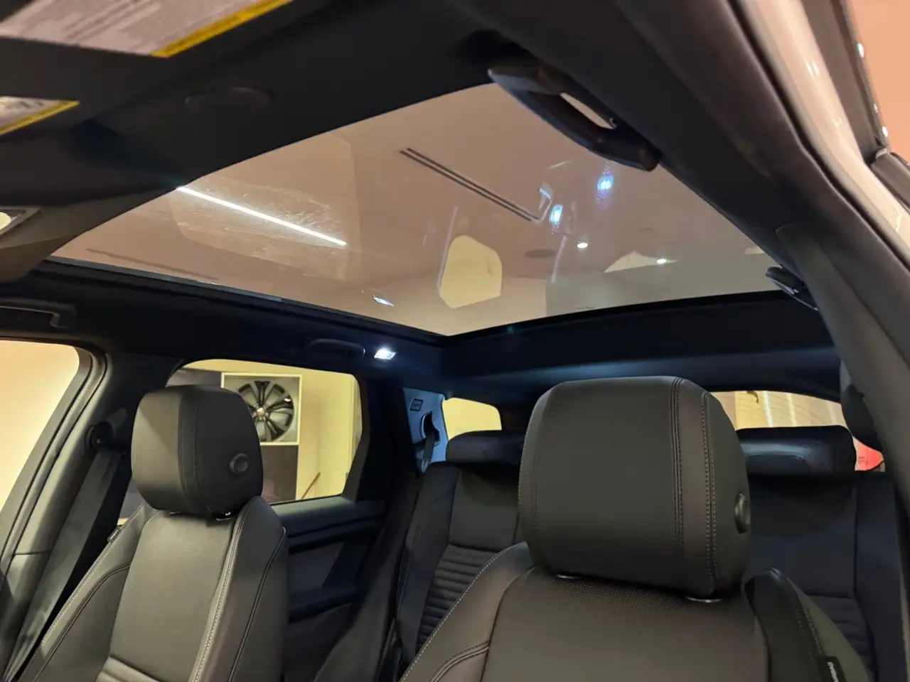 Land Rover Discovery Sport photo Land Rover Discovery Sport