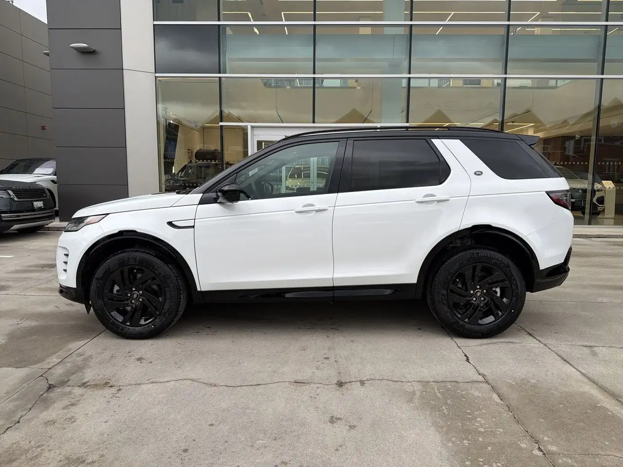 Land Rover Discovery Sport снимка Land Rover Discovery Sport