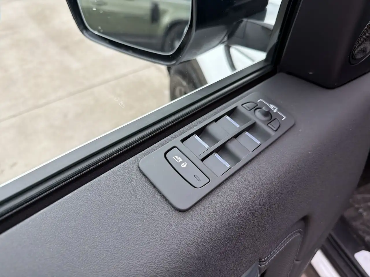 Land Rover Discovery Sport снимка Land Rover Discovery Sport