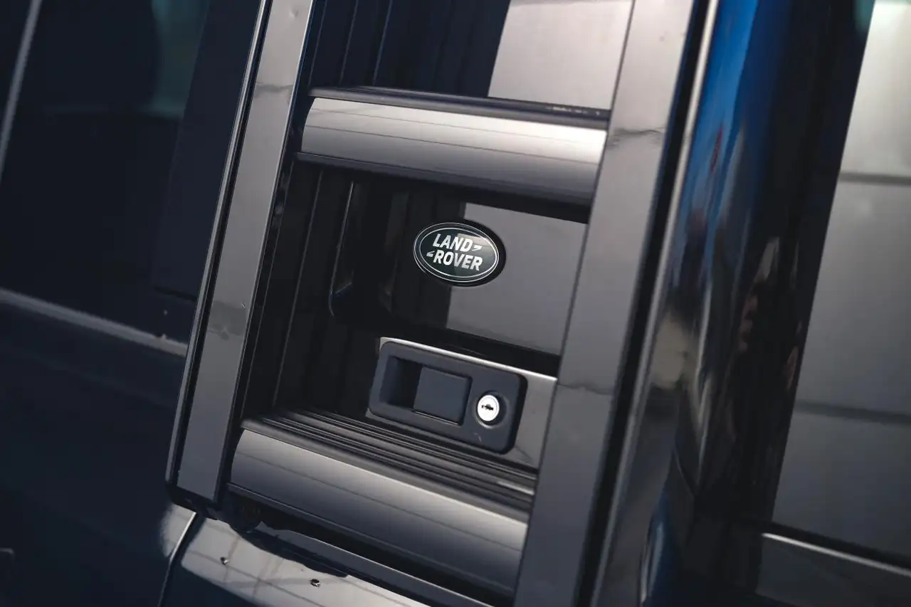 Land Rover Defender снимка Land Rover Defender